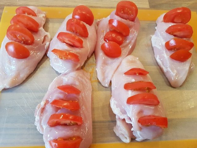 Hühnchenbrust Tomate - Mozarella aus der Ofenhexe / Ofenmeister