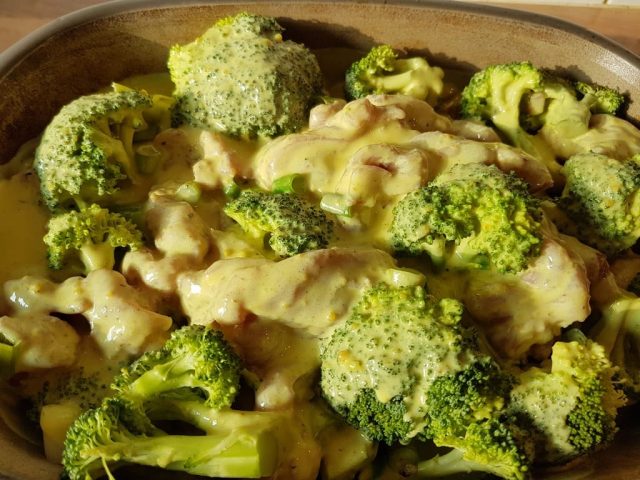 Curry Geschnetzeltes mit Brokkoli aus dem Ofenmeister