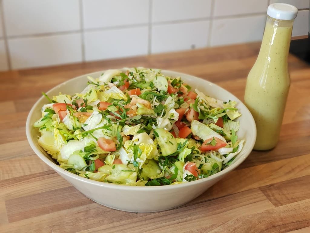 Vinaigrette auf Vorrat für Salat mit dem Messbecher Plus
