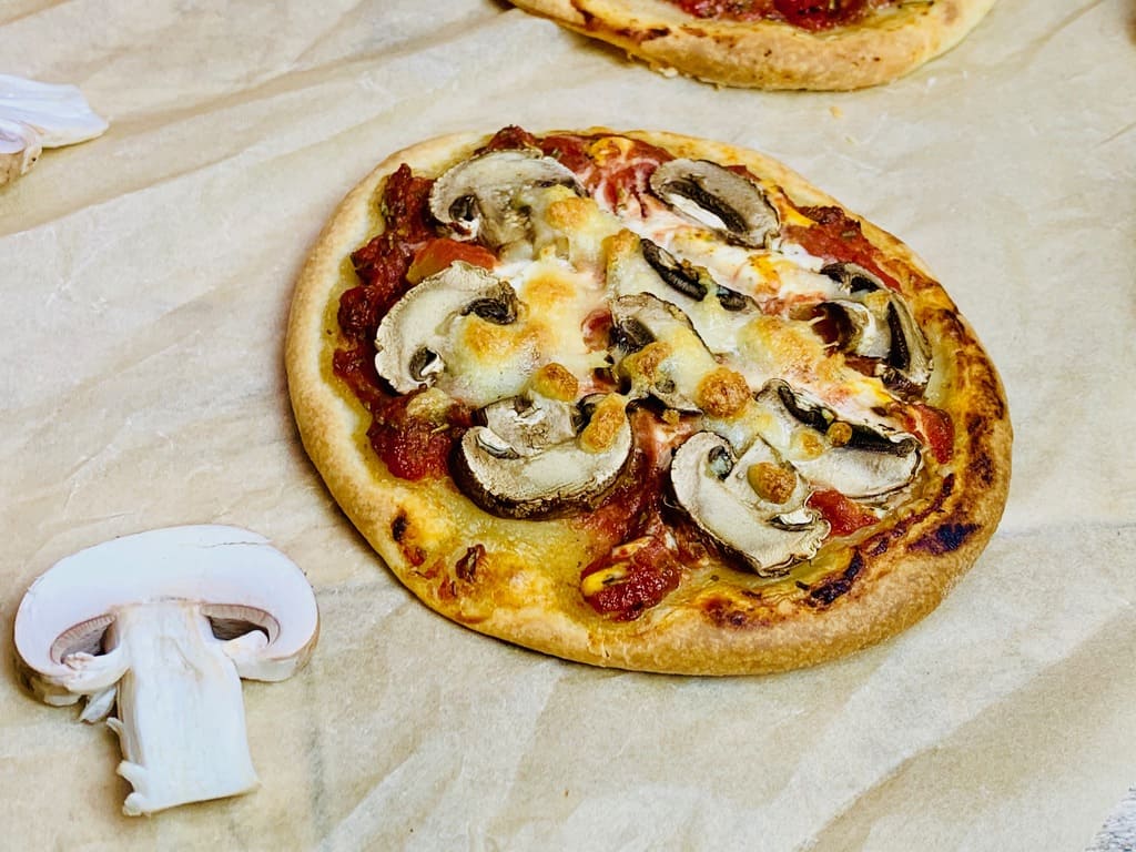 Quark-Ölteig / Basics / für schnelle Pizza, Flammkuchen & Co