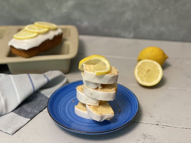 Zitronenkuchen aus der Mini-Kastenform